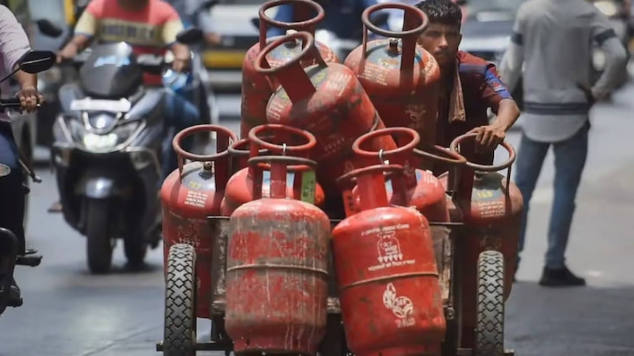 नई नियम नवंबर से: LPG, एसबीआई कार्ड से म्यूचुअल फंड तक, जानिए क्या बदलेगा 1 नवंबर से